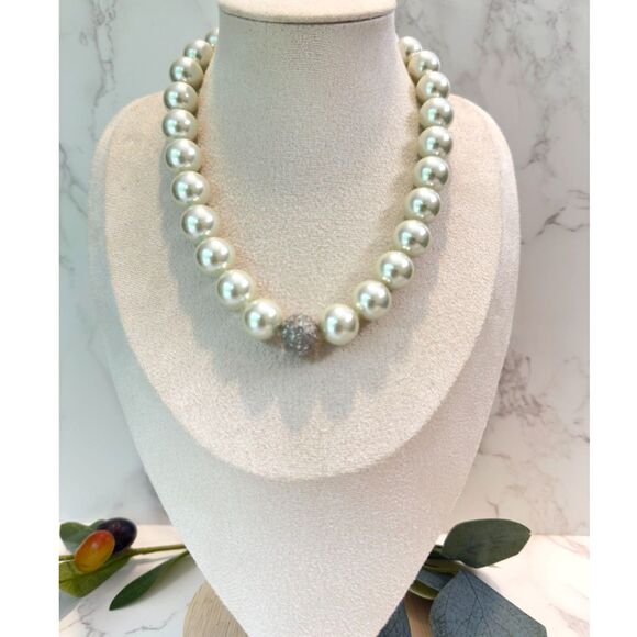Faux Pearl & Rhinestone Choker Necklace - Picture 2 of 5